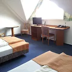 מלון Trip Kongresshotel Frankfurt-rodgau 3*