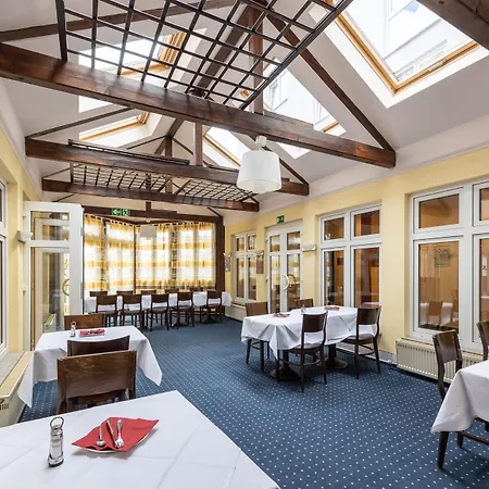 Отель Trip Kongresshotel Frankfurt-rodgau 3*