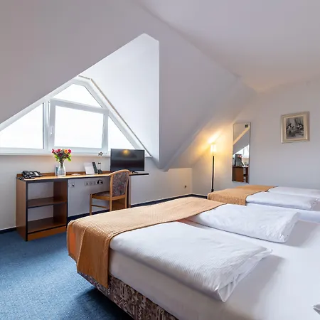 ホテル Trip Kongresshotel Frankfurt-rodgau 3*