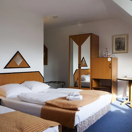 Отель Trip Kongresshotel Frankfurt-rodgau