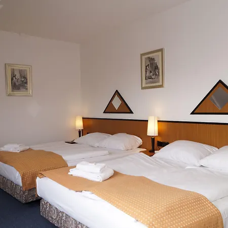 Отель Trip Kongresshotel Frankfurt-rodgau Родгау