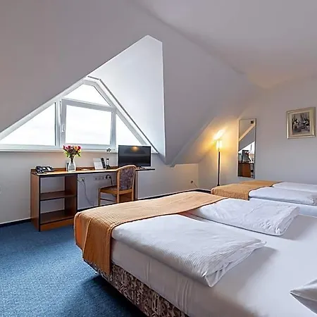 מלון Trip Kongresshotel Frankfurt-rodgau